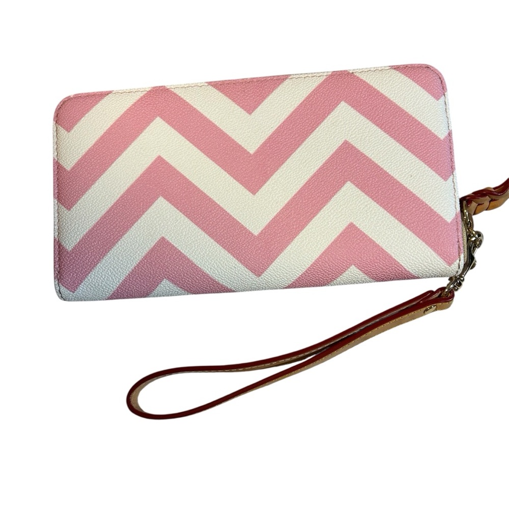 Dooney & bourke Pink Chevron Zip Wallet New without tags - Picture 2 of 6